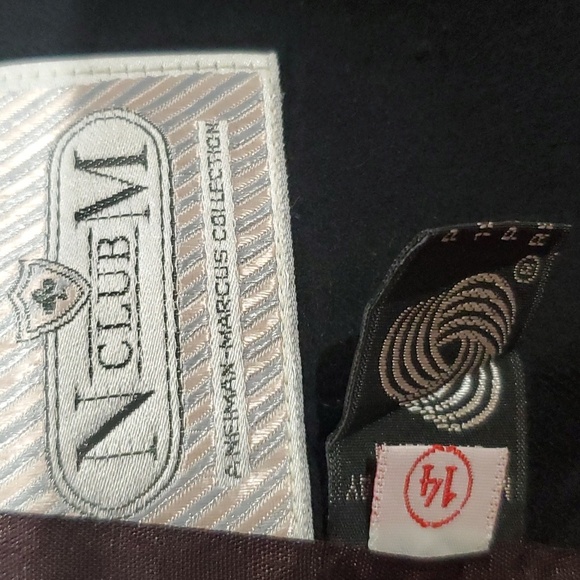 Neiman Marcus vintage wool black crop blazer - Picture 4 of 5